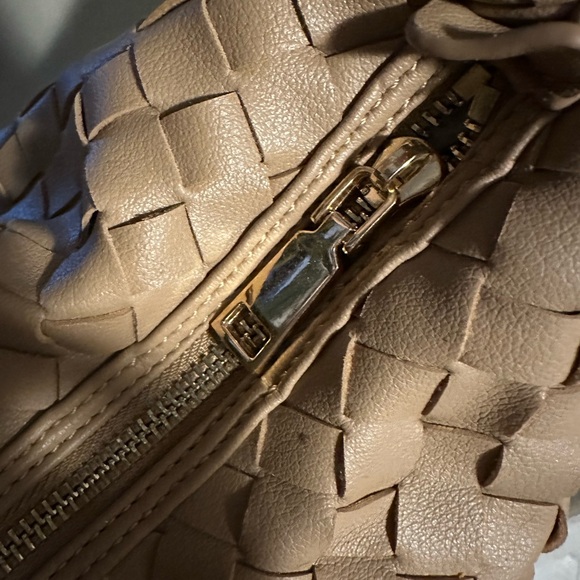 Calf skin - Woven leather bag - Tan - Picture 2 of 7